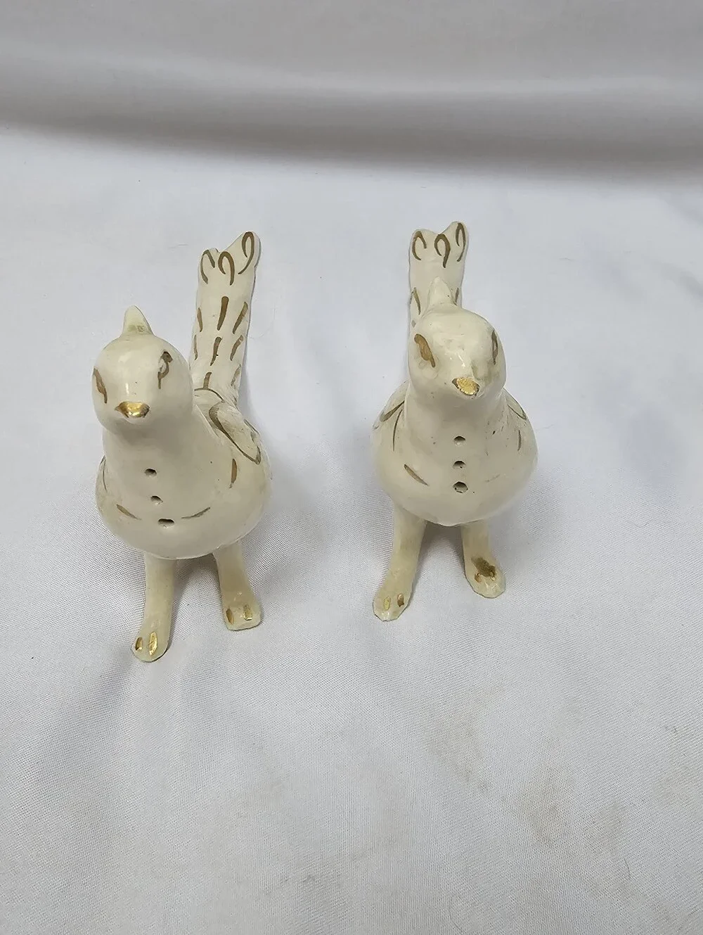 Vtg 1960's Pheasant Long Tail Bird Ceramic Salt & Pepper Shakers Gold Toned